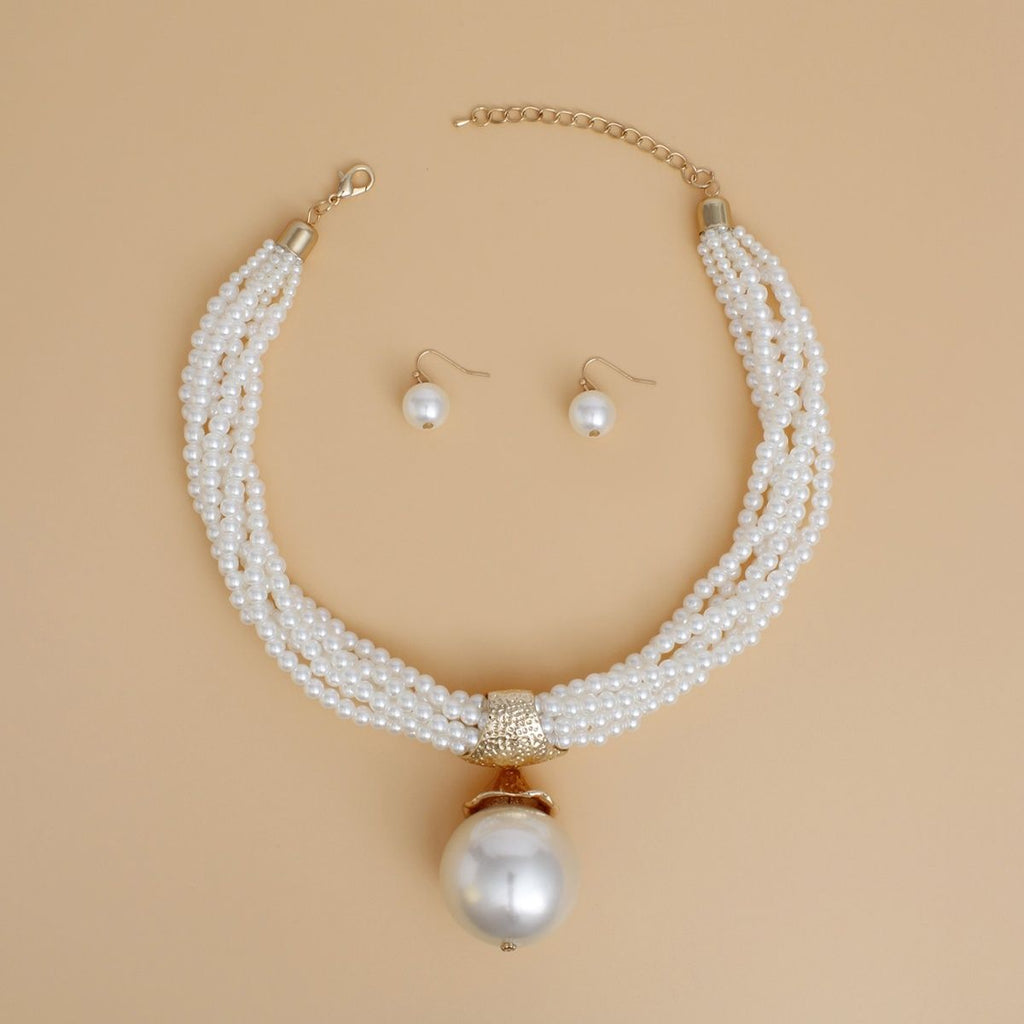 Pendant XL Cream Pearl 6 Strand Twisted Choker