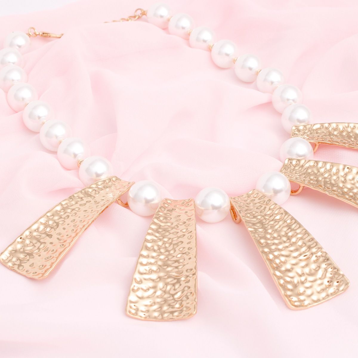 Bib Cream Pearl Gold Hammered Plate Necklace