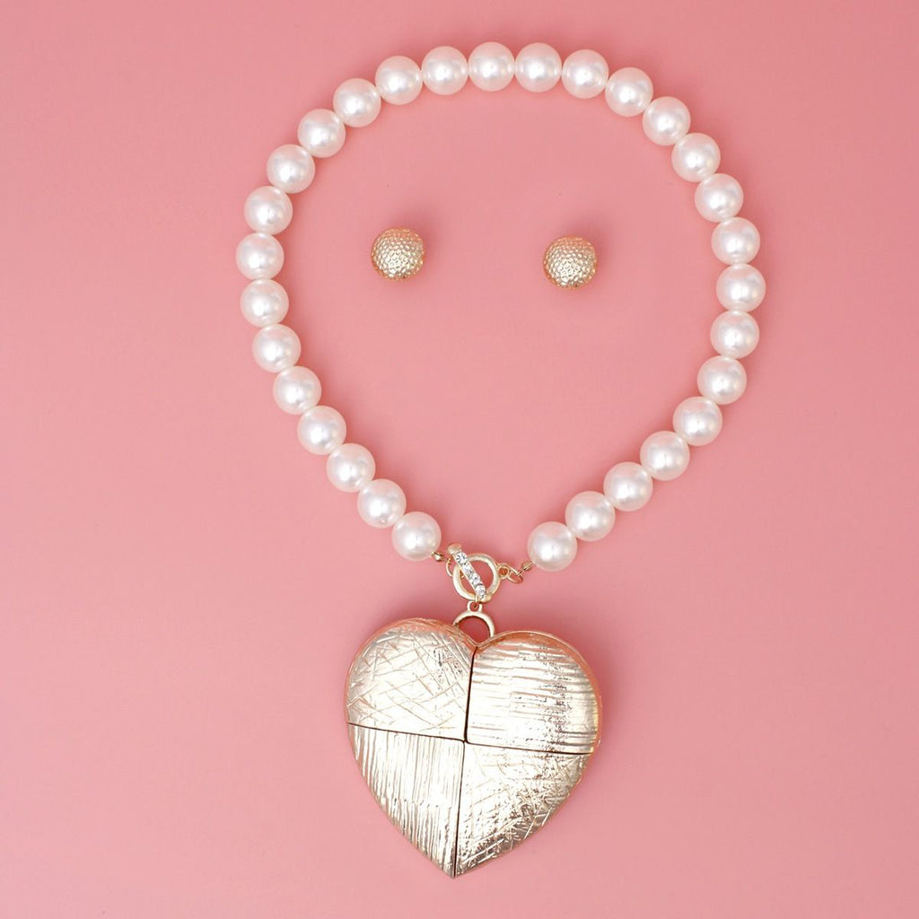 Toggle Gold Patchwork Heart Chunky Pearl Necklace