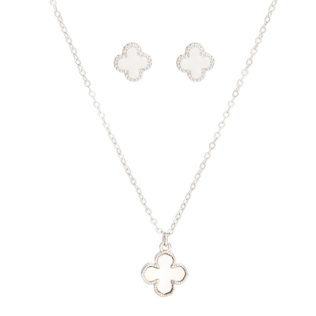 Pendant Vintage White Quatrefoil Silver Necklace